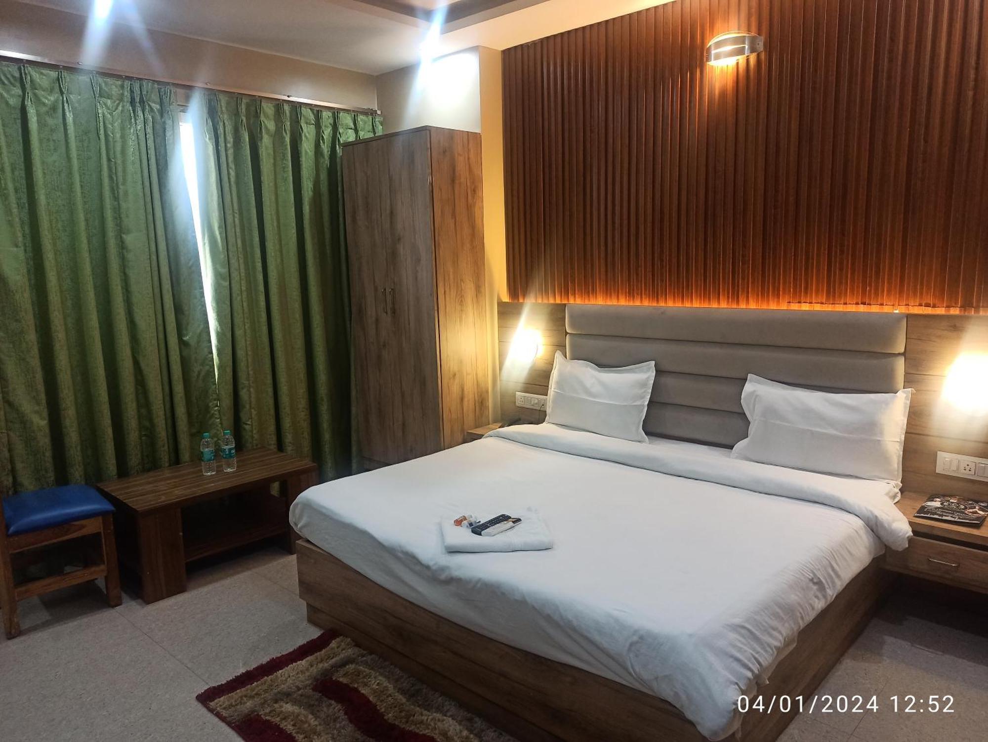 Icyhotels Hl Inn Chinhat Luaran gambar